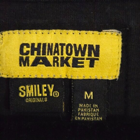 Chinatown Market The Big Smiley Tee Shirt Size M Gender Neutral - Picture 4 of 5